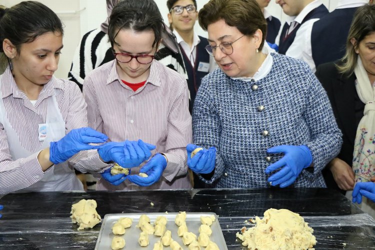 Özel öğrencilerden 'Anne Kurabiyesi' -