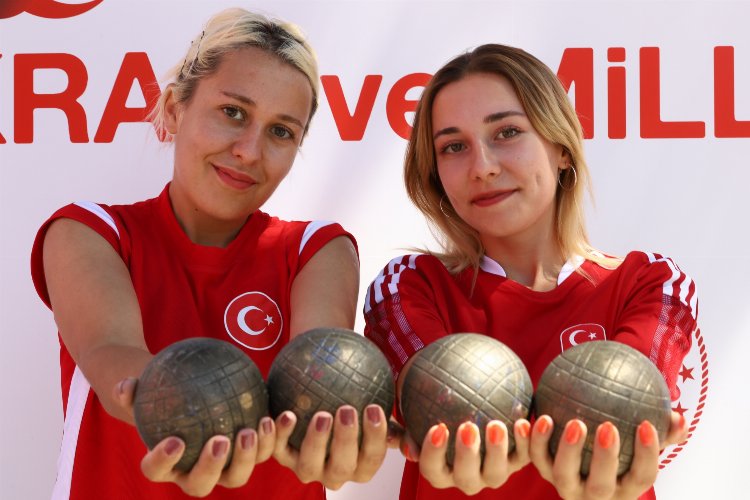 Öztürk kardeşler Akdeniz Oyunları'nın gururları oldu -