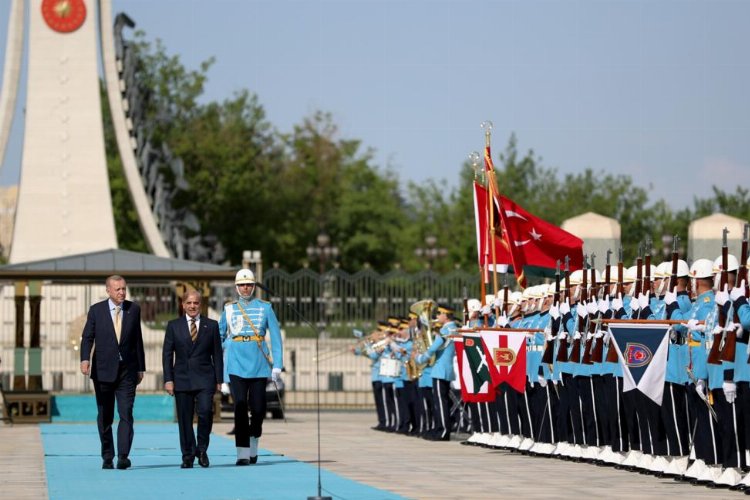 Pakistan Başbakanı Şahbaz Şerif Külliye'de -