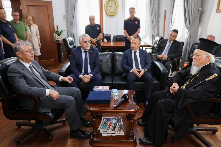 Patrik Bartholomeos'tan İstanbul İtfaiyesi'ne 'teşekkür' ziyareti -