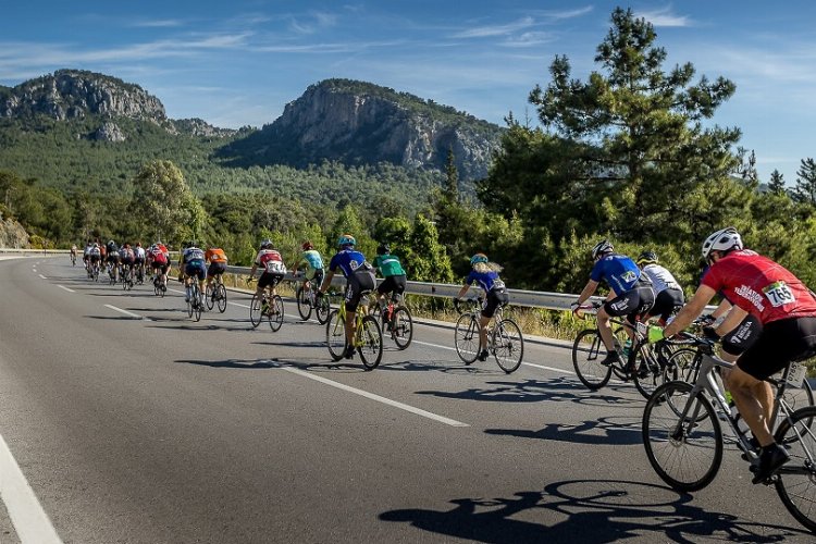 Pedallar iyilik için dönecek -
