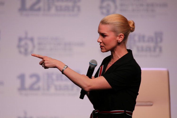 Pelin Çift ve Tufan Gündüz kitap severlerle buluştu -