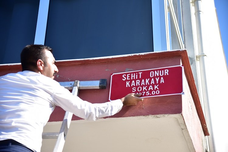Pençe-3 şehidinin adı Manisa'da ailesinin oturduğu sokağa verildi -