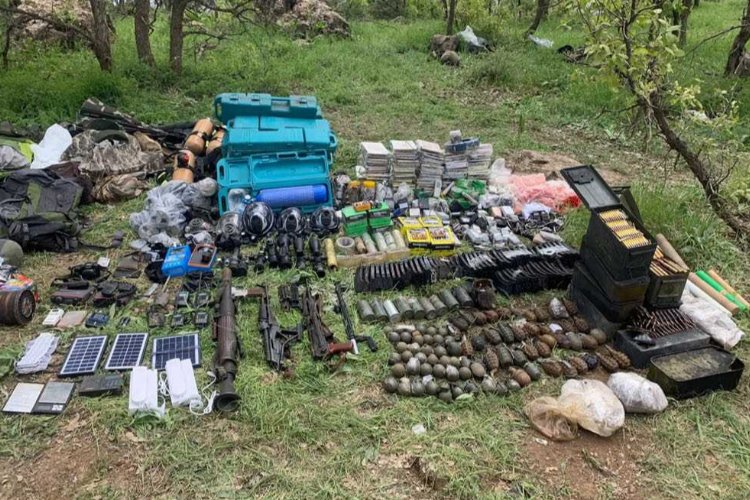Pençe Kilit'te teröristlerin inleri temizleniyor -
