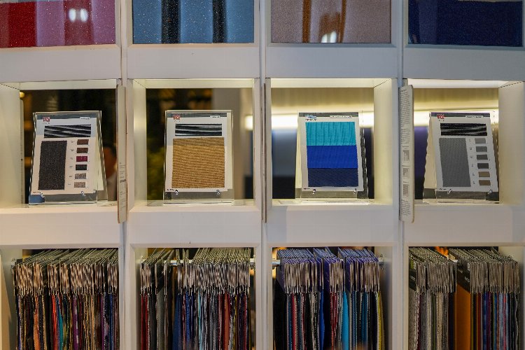 Pet şişeden üretilen iplikler dikkat çekti -
