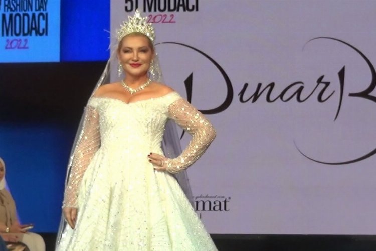 Pınar Bent'in yeni koleksiyonunu ünlü isimler taşıdı -