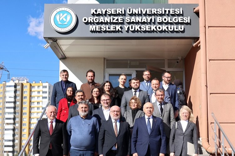 Prof.Dr. Ak'tan KAYÜ MYO'ya ziyaret -