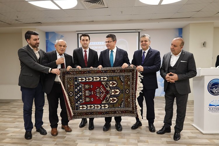 Prof. Dr. Ruhi Ersoy'dan 'Türk Dünyası' konferansı -