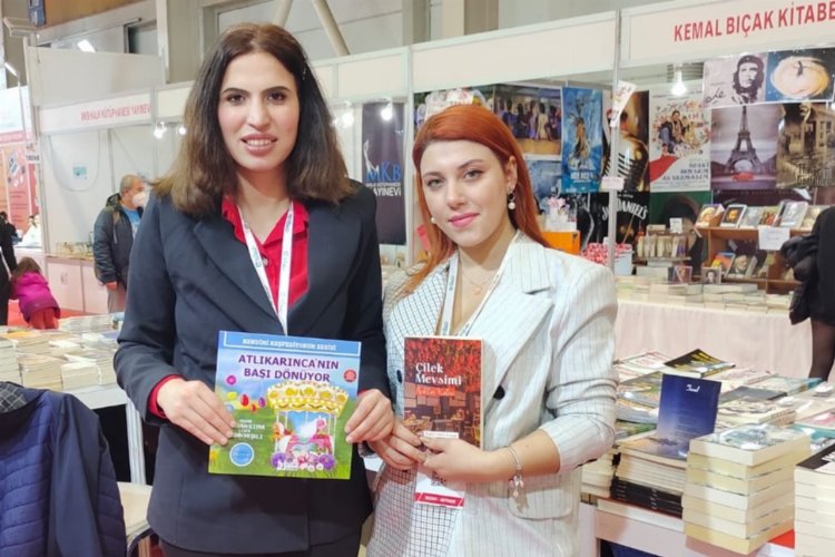 Rabia Deniz Konuk’tan “Çilek Mevsimi” -