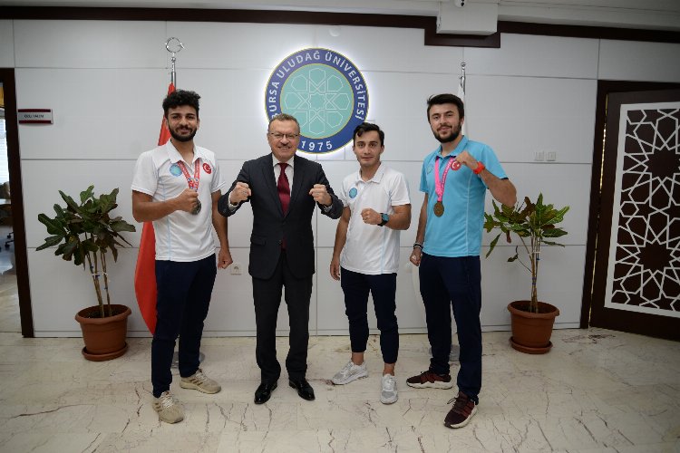 Rektör Kılavuz BUÜ’lü sporcuları ağırladı -