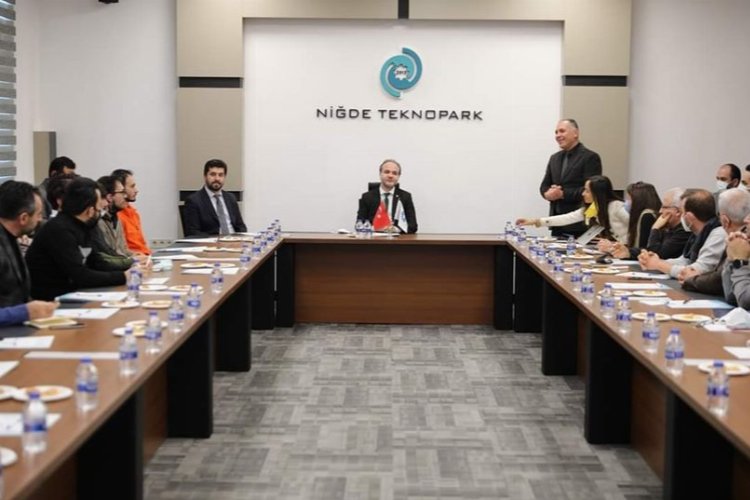 Rektör Uslu firmaların sorun ve taleplerini dinledi -