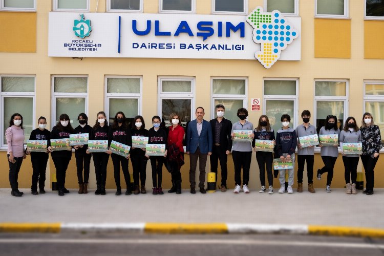 Öğrencilere çevre dostu ulaşım aracı bisiklet anlatılıyor -
