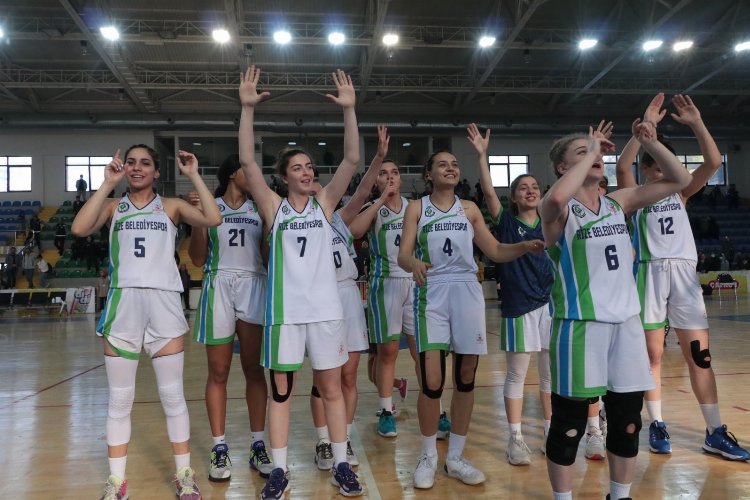 Rize Belediyesi Kadın Basketbol Takımı finale yükseldi -