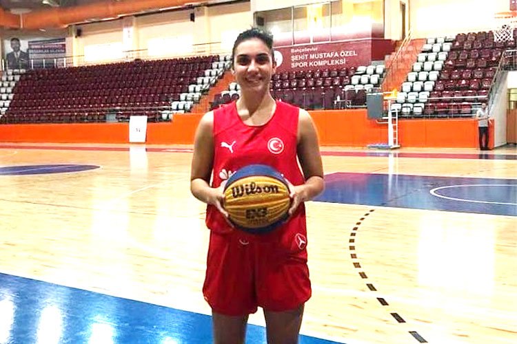 Rize Belediyespor'lu Deniz Üstün Milli Takım'da! -