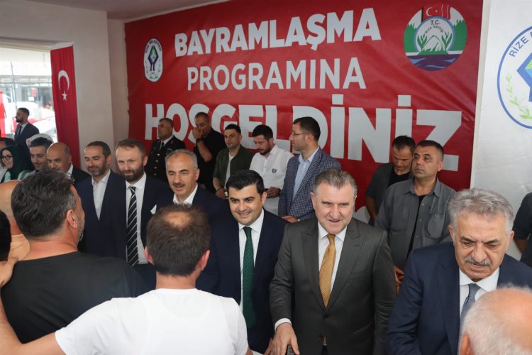 Rize’de bayram geleneği bozulmadı -