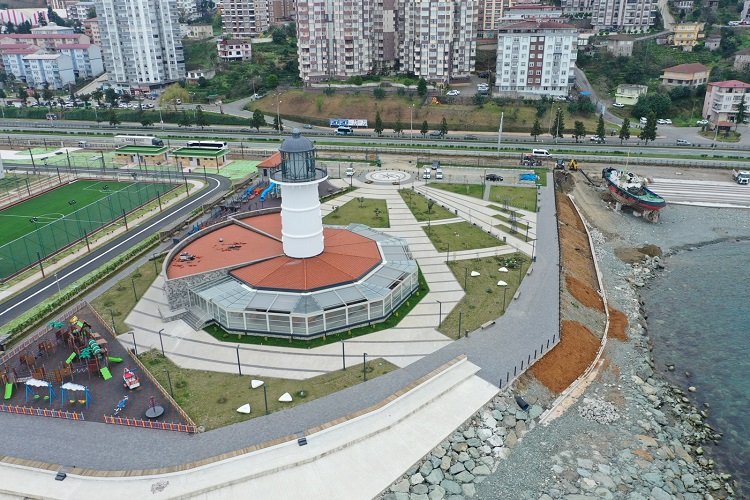 Rize'de 'Deniz Feneri' sonunda yandı -