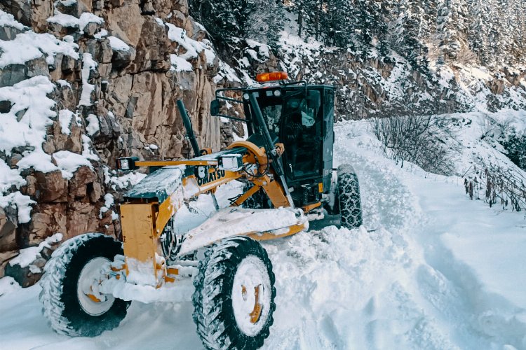 Rize'de kardan dolayı 26 köy yolu ulaşıma kapandı -