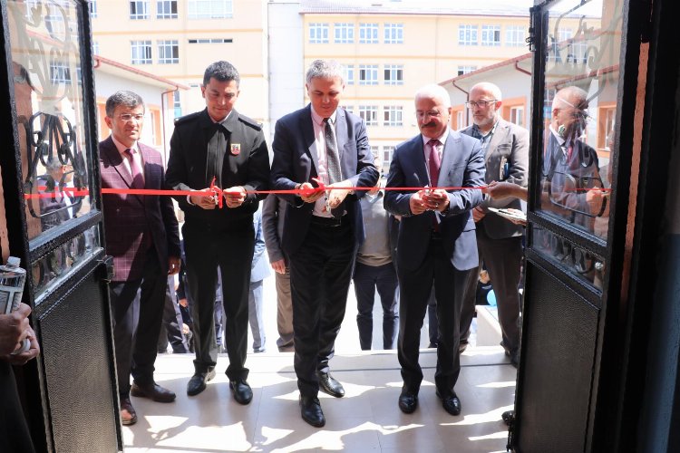 Rize Pazar’da TÜBİTAK 4006 Bilim Fuarı açıldı -