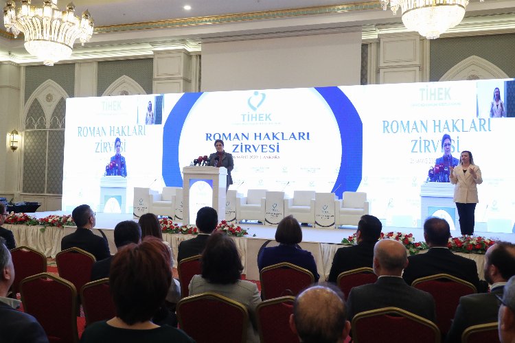 'Roman'lar için yeni 'sosyal' strateji -