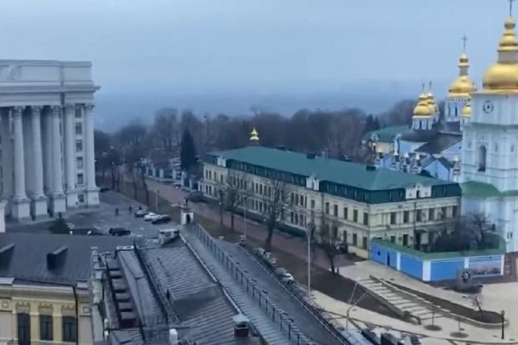 Rus işgalinin ikinci günü... Ukrayna'dan Rusya'ya ateşkes çağrısı! -