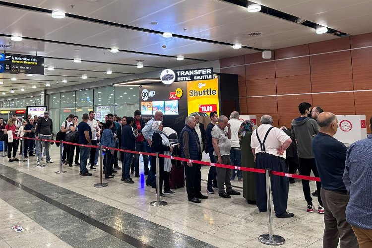 Sabiha Gökçen'de oy kullanma işlemi sürüyor -