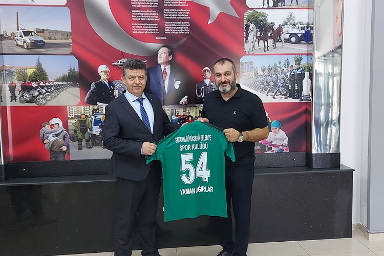 Sakarya Büyükşehir Hentbol’dan emniyet müdürüne nezaket ziyareti -