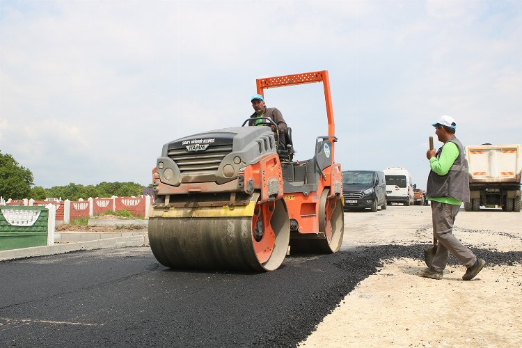 Sakarya Büyükşehir asfalt çalışmalarını sürdürüyor -