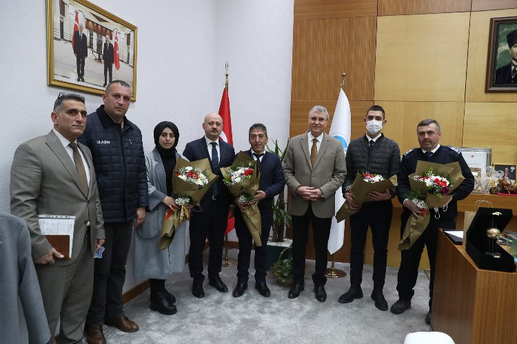 Sakarya Büyükşehir’in şoförleri gönülleri fethetti: “Önce vicdan penceresinden bakıyoruz” -