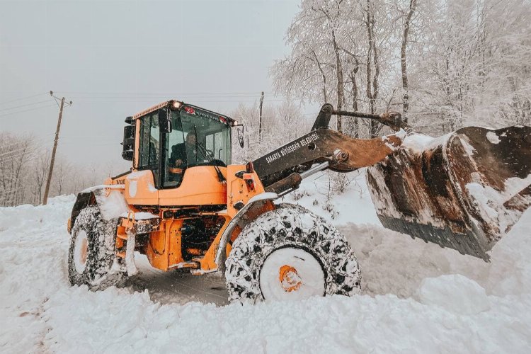 Sakarya Büyükşehir karla mücadele raporunu açıkladı: “40 mahalle yolu ulaşıma açıldı” -