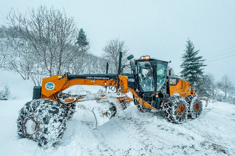 Sakarya Büyükşehir karla mücadelede: Kapalı yollar açılıyor -