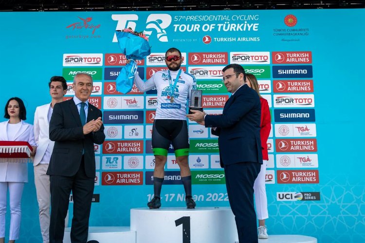 Sakarya Büyükşehirli sporcu 1915 Çanakkale Köprüsü’nde adını tarihe yazdırdı -