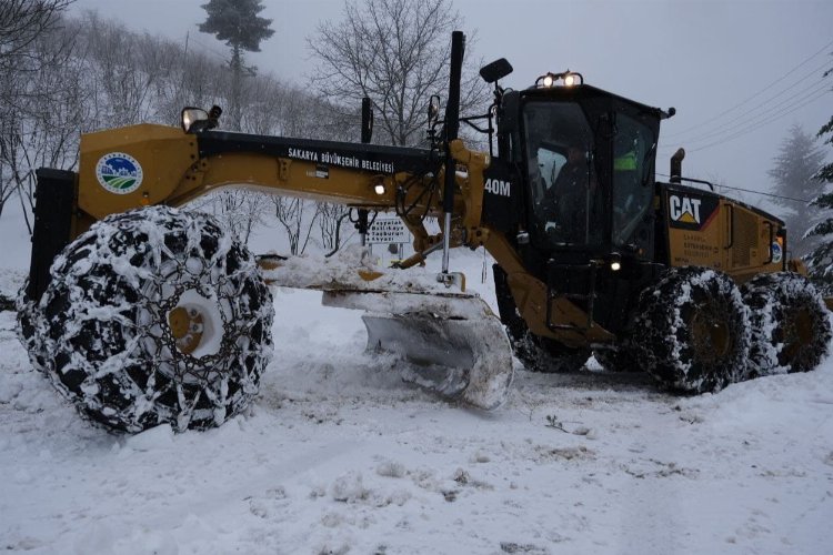 Sakarya'da 8 mahalle yolu ulaşıma açıldı -