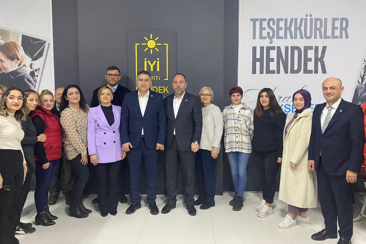Sakarya'da İYİ Parti'den toplu kayıt ve iftar -
