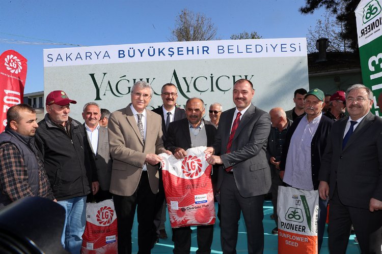 Sakarya'da üreticiye 10 bin 640 kilogram yağlık ayçiçeği tohumu desteği -