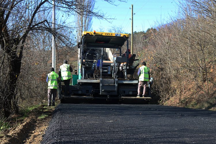 Sakarya'da şehrin kuzeyinde dev asfalt hamlesi -