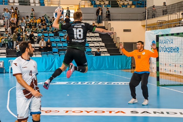Sakarya ligin 5. haftasını da kayıpsız geçti -