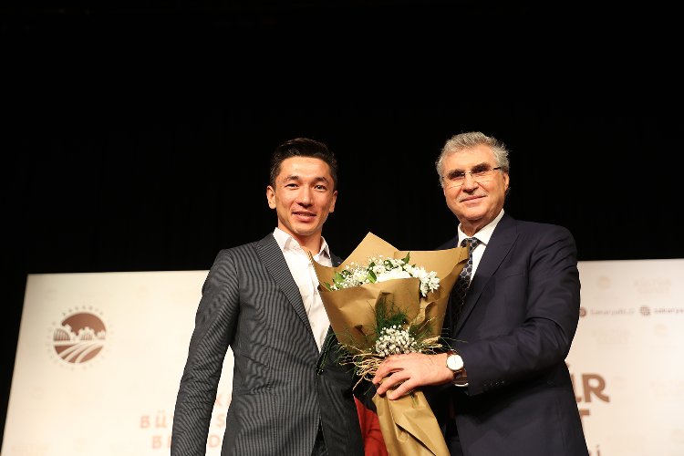 'Sakarya'nın spor tesisleri örnek alınmalı' -