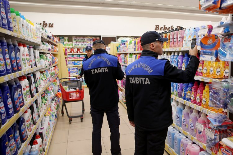 Sakarya Zabıtası market denetiminde -