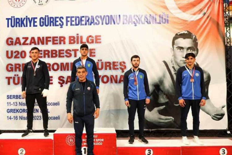 Sakaryalı güreşçiler Türkiye Şampiyonası'na damga vurdu -
