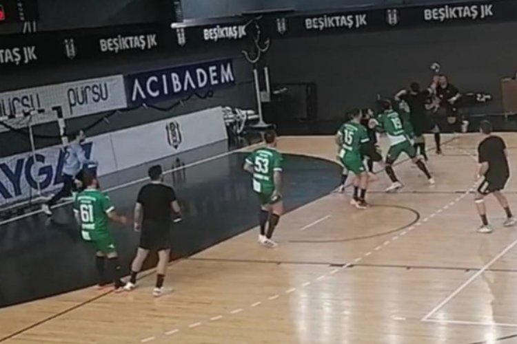 Sakaryalı hentbolcular Beşiktaş’ı mağlup etti -
