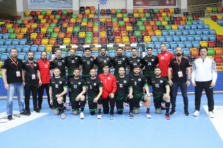 Sakaryalı hentbolcular yarı final için sahada -