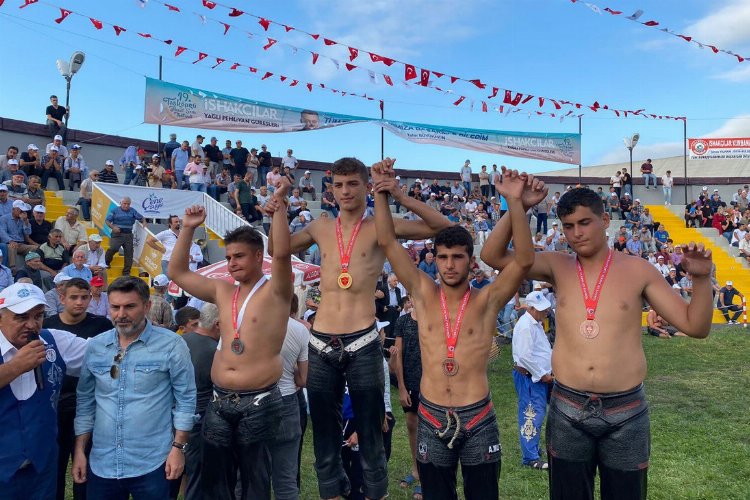 Sakaryalı pehlivanlar başarılarını sürdürüyor -