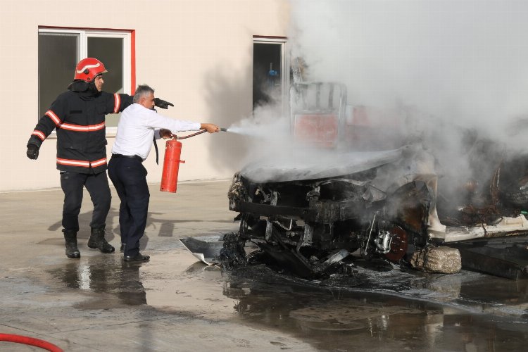 Sakaryalı şoförler ‘ateş karşısında’ eğitim gördü -