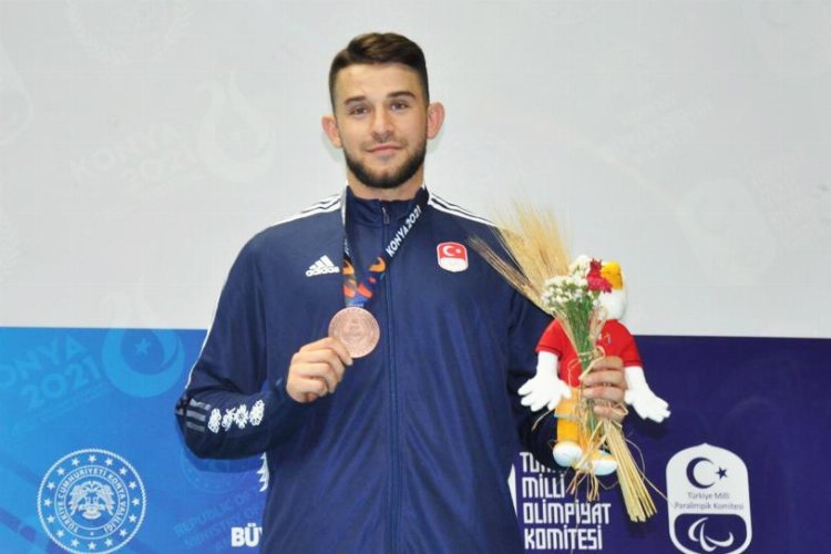 Sakaryalı sporcudan bronz madalya -