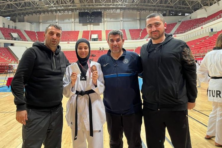Sakaryalı taekwondocu Türkiye üçüncüsü oldu -