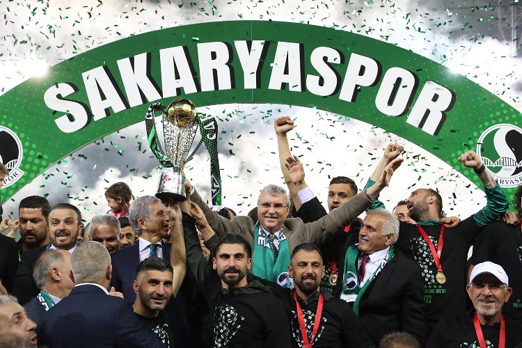 Sakaryaspor 11 yıl sonra 1. Lig'de -