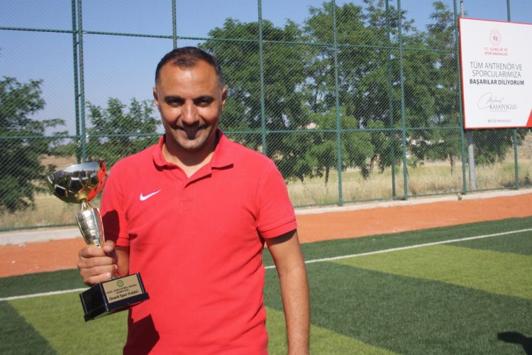 Şampiyon hoca Faris Çalbay -
