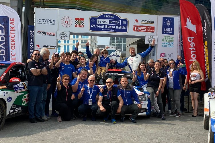 Şampiyon rallicilere görkemli tören -
