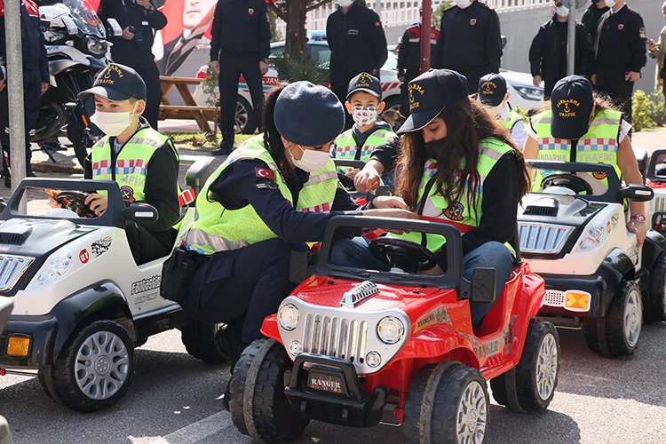 Samsun'da Jandarma'dan 4-12 yaşa trafik eğitimi -