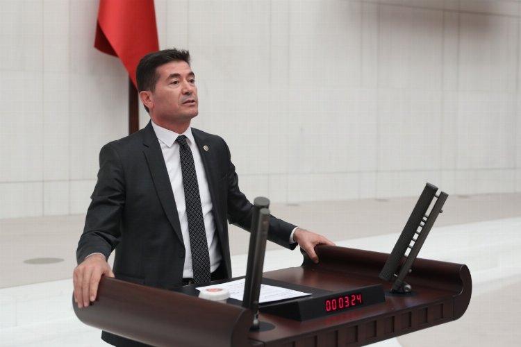 Sarp Sınırı'ndaki tır kuyruklarını CHP’li Ahmet Kaya görüntüledi! -